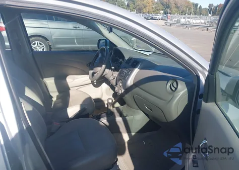 2013 Nissan Versa 1.6 Sv z USA, uszkodzony, nr VIN 3N1CN7AP5DL819200